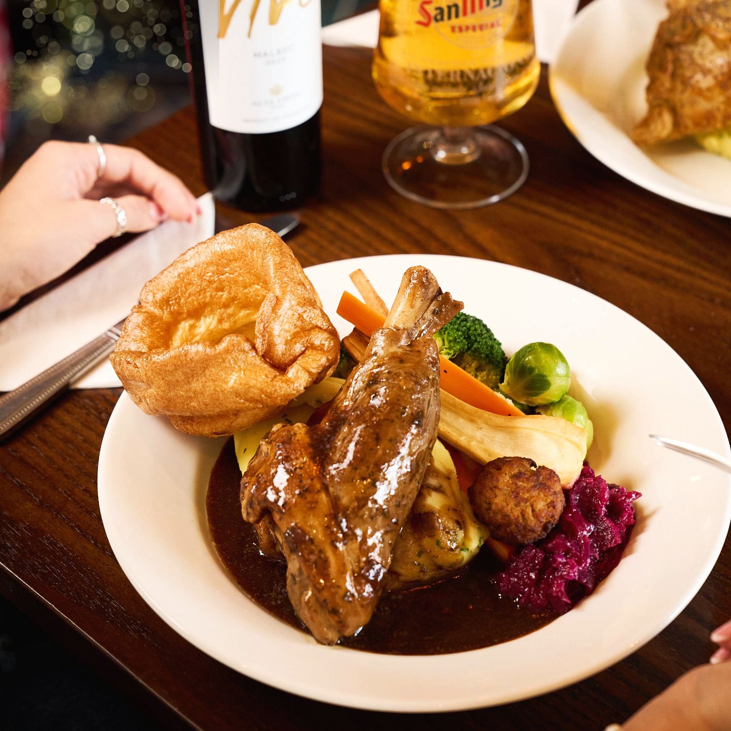 Christmas Day 2025 Lunch, Dinner & Dining at The Burnt Oak in Milton Keynes